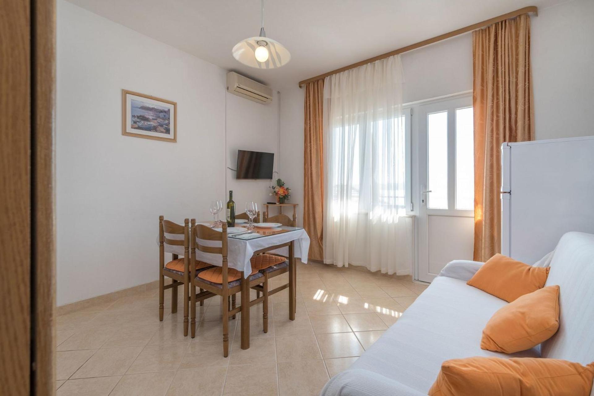 Apartments Vin โตรกีร์ ภายนอก รูปภาพ
