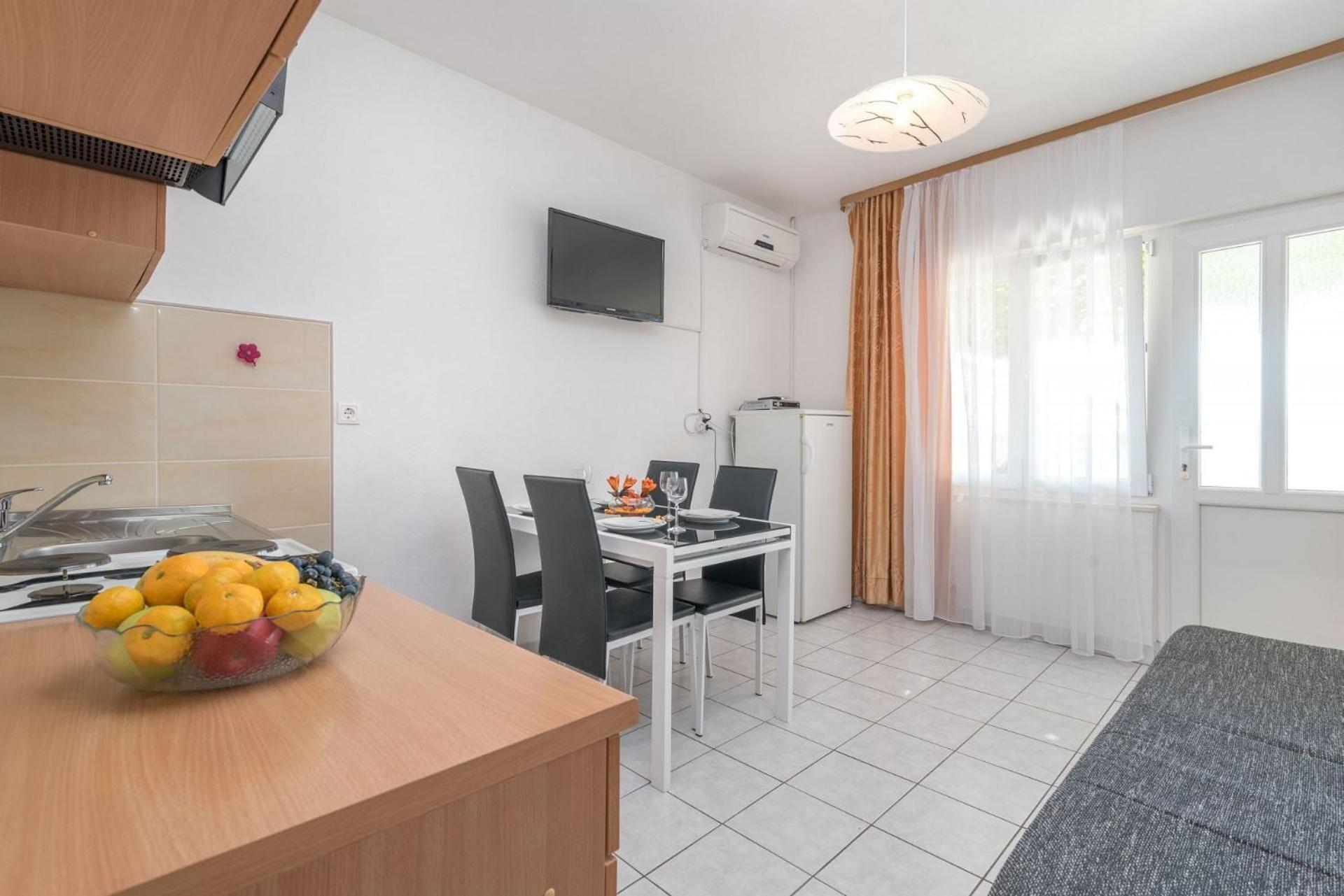 Apartments Vin โตรกีร์ ภายนอก รูปภาพ